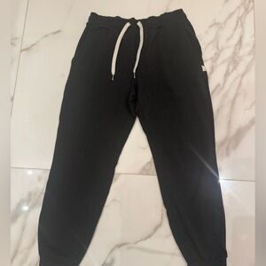 Vuori women’s joggers black size s